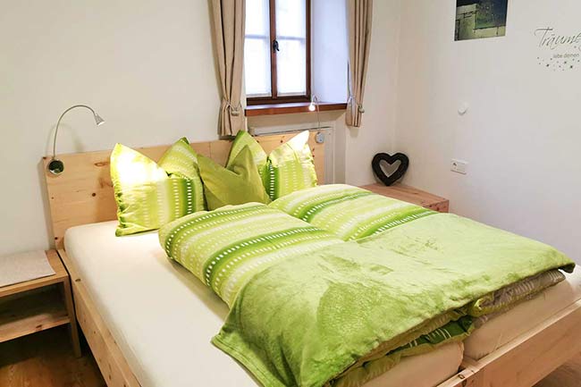Zimmer mit Doppelbett oder mit zwei getrennten Betten
